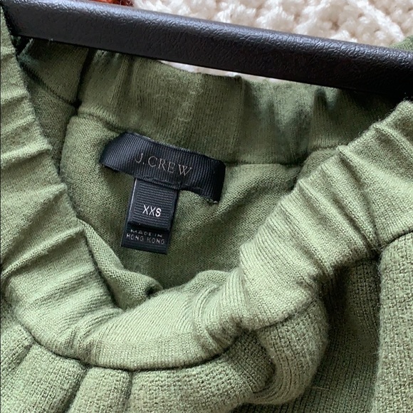 Jcrew off/on shoulder ruffle top - Picture 3 of 3